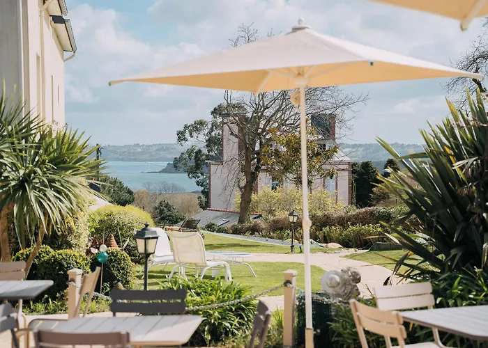 Hotel Les Agapanthes-Logis Hotel